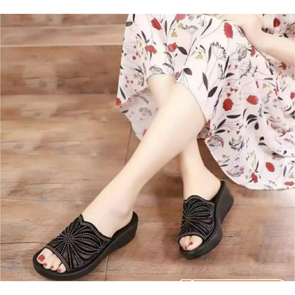 Invincible Sandal Wanita Selop Wedges Calbi Grade Original Motiv Bunga Sandal Sendal Calbi Wanita Terbaru Style Laba Laba