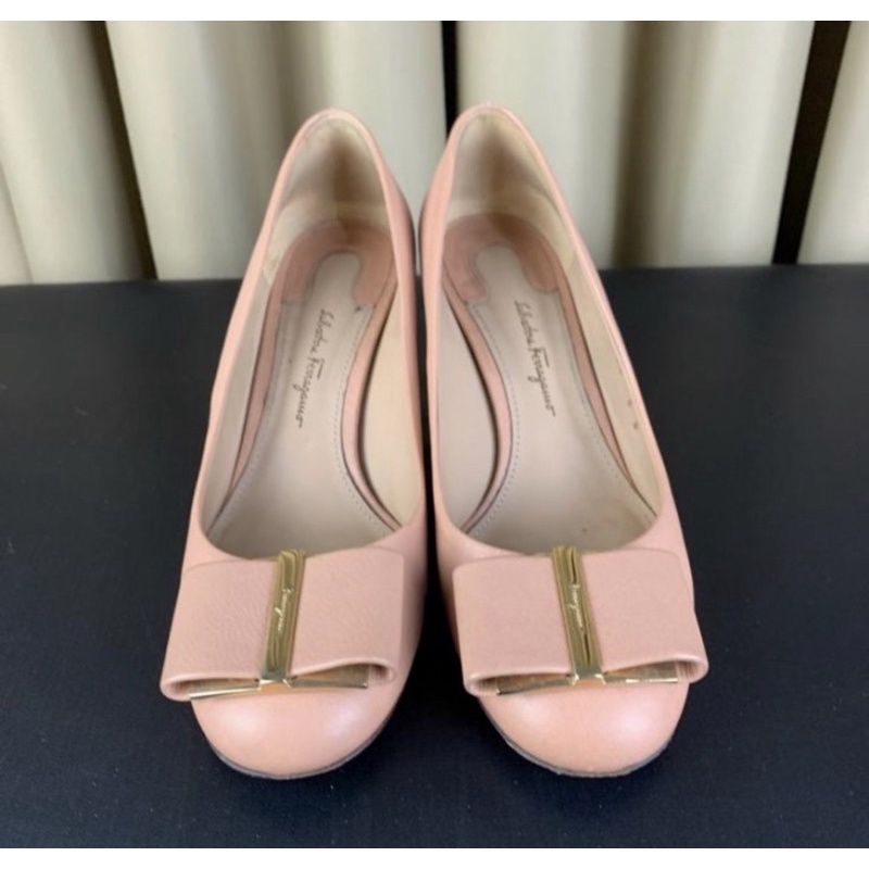 Sepatu Salvatore Ferragamo preloved