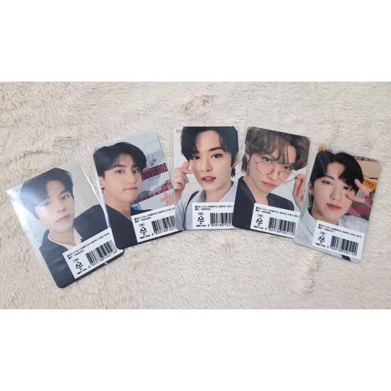 Stray Kids PC Clio office look