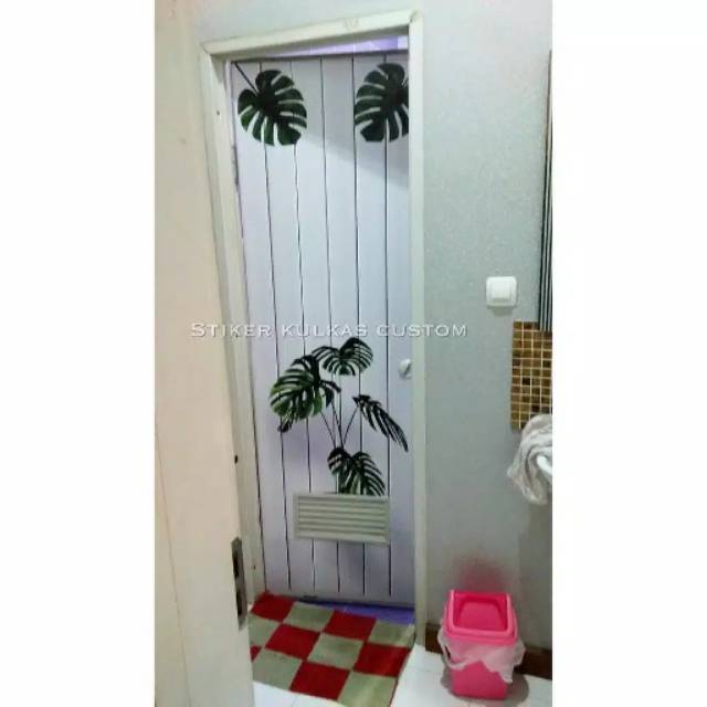 Stiker pintu kamar mandi motif daun