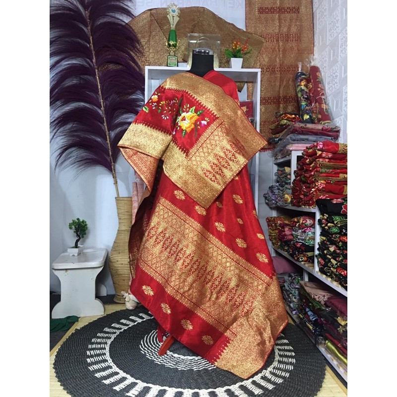 Songket Minangkabau Merah Gold
