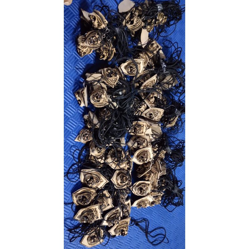 kalung kayu kaboa bandul macan Siliwangi