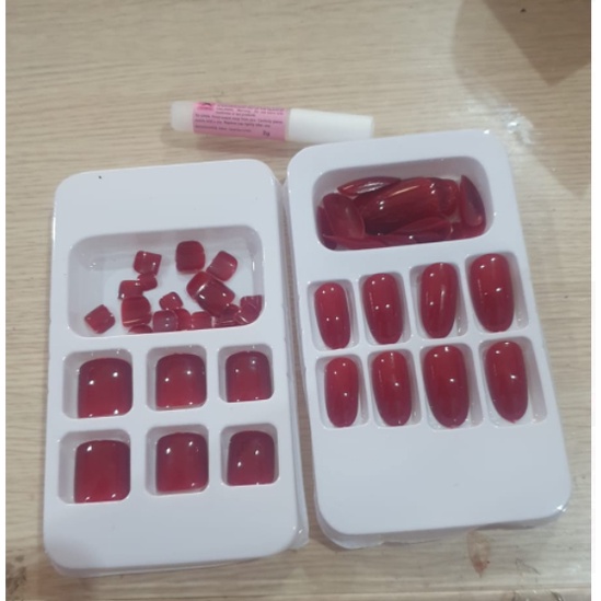 1Set Kuku Palsu Tangan+Kaki Warna Merah sexy isi 24  + lem cair