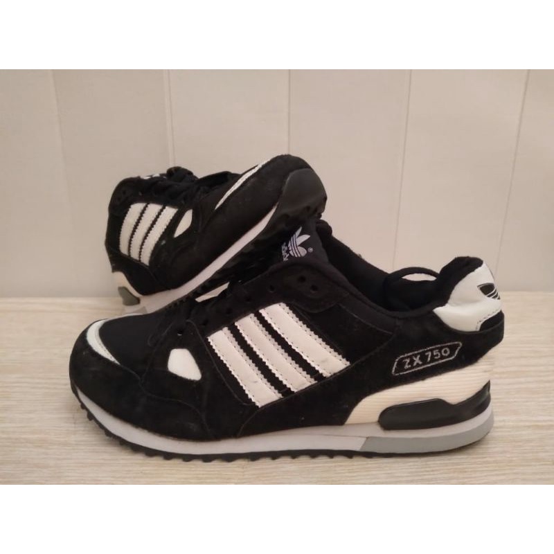 sepatu second adidas zx750