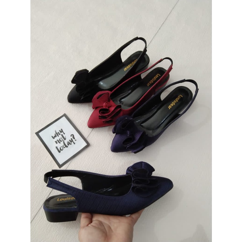 Medan - Sepatu Wanita Bahan Satin 2 Cm