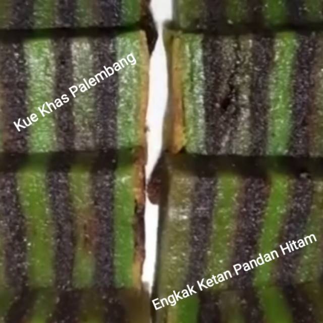 

Engkak ketan pandan hitam/kue khas palembang