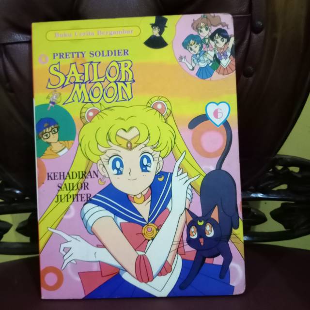 Buku Cerita Bergambar Sailor Moon