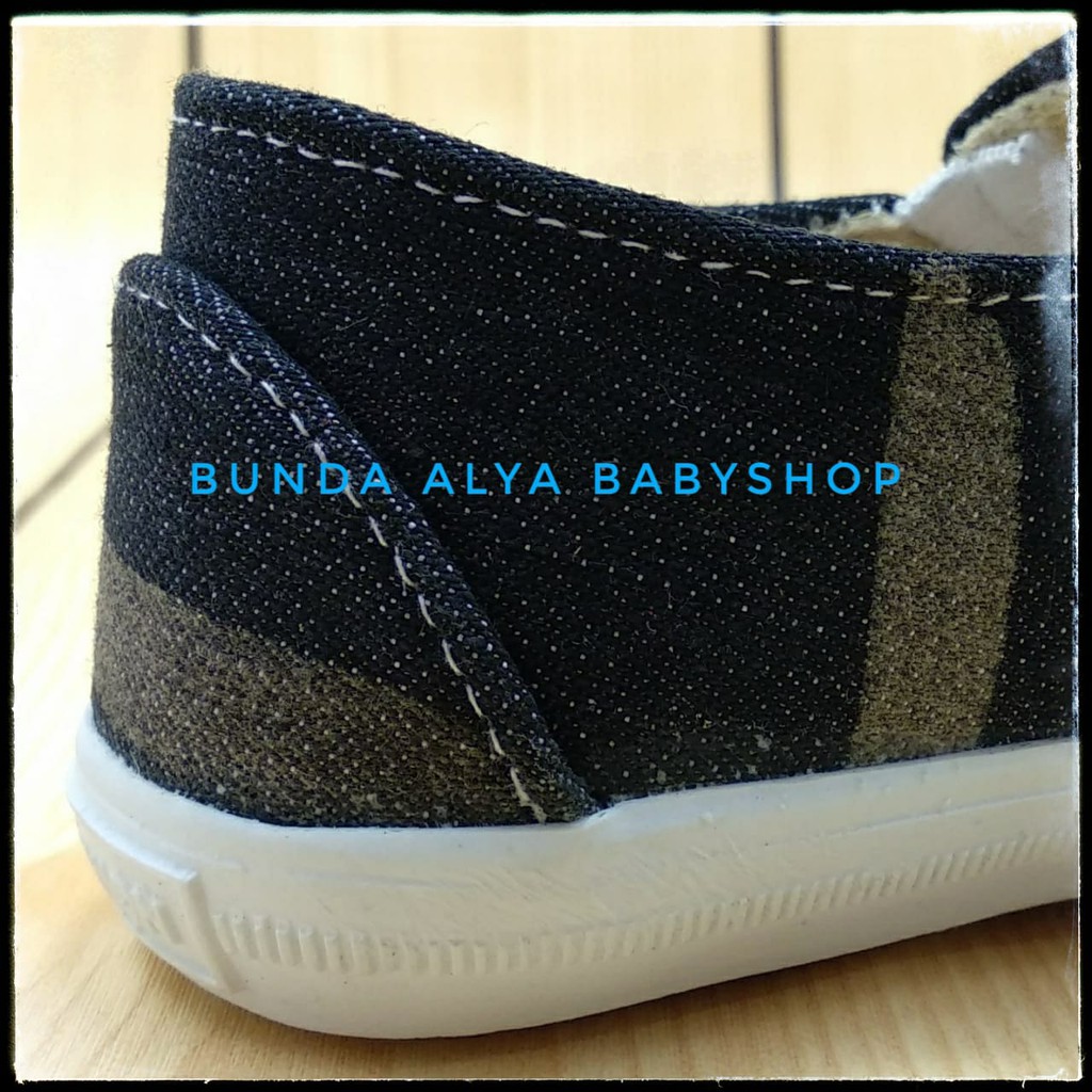 Sepatu Anak Perempuan Jeans Salur Usia 1 2 Tahun HITAM - Sepatu Anak Cewek Stripe Denim Keren Alas Karet Size 22 - 25 34 - 35