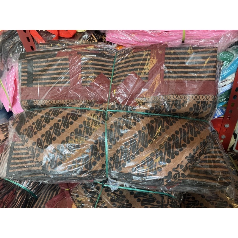 HARGA LUSIN ISI 12 BIJI-TAS  HAJATAN SIZE 22x22-JOJON BATIK