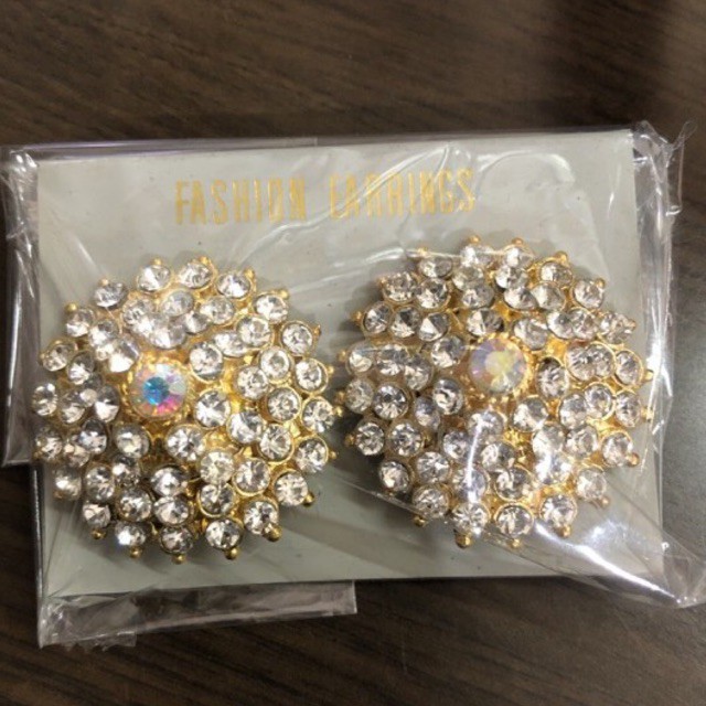 Giwang Mata Jepit Besar