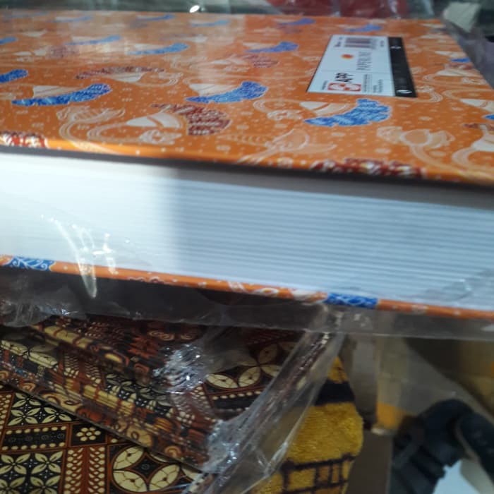 

Buku Hard Cover Folio 300 lembar PAPERLINE