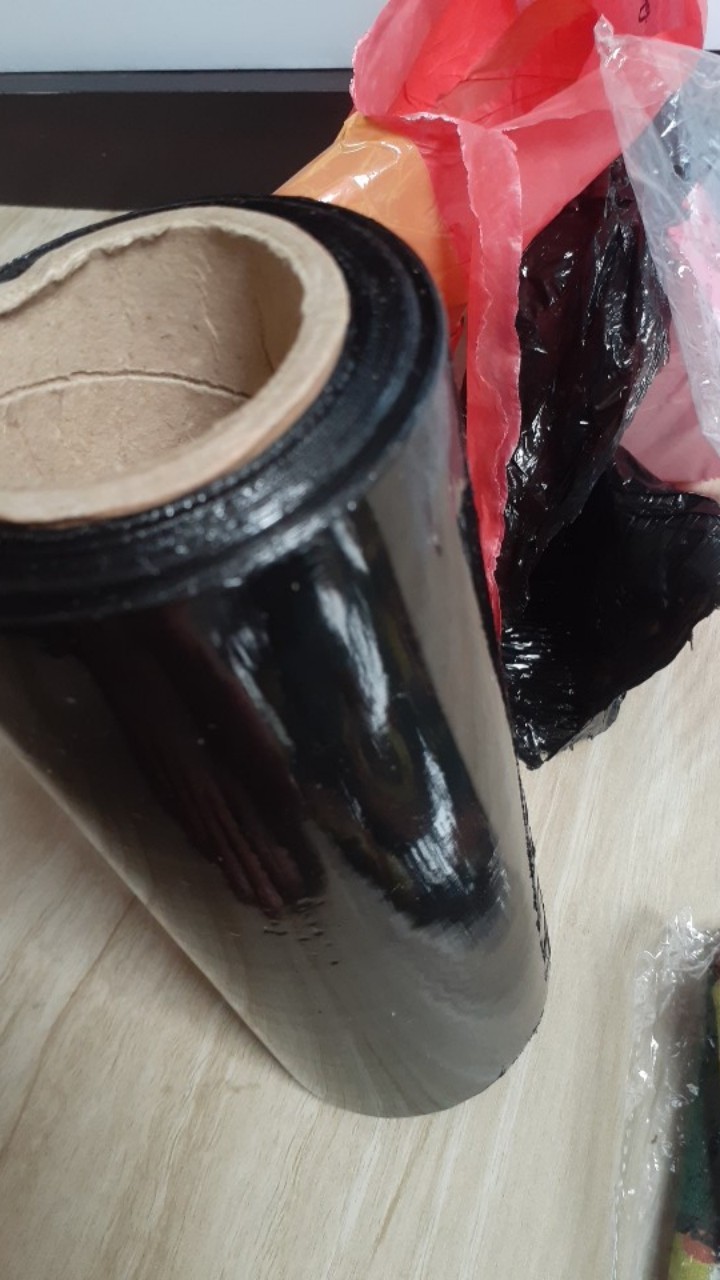 Plastik Wrapping Hitam  20cm / Stretch Film Black 20 Cm / Plastik Wrap Koper