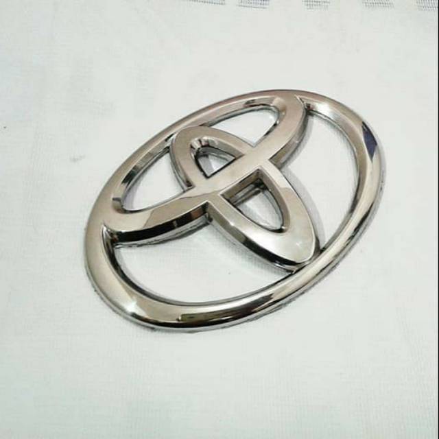 Emblem Toyota / Logo Toyota  Avanza / Innova 2012-2015 Chrome