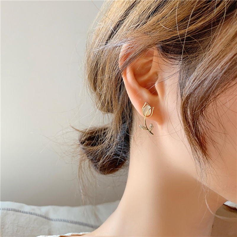 Anting S925 Silver Needle Bentuk Bunga Tulip Aksen Mutiara Gaya Korea Untuk Wanita