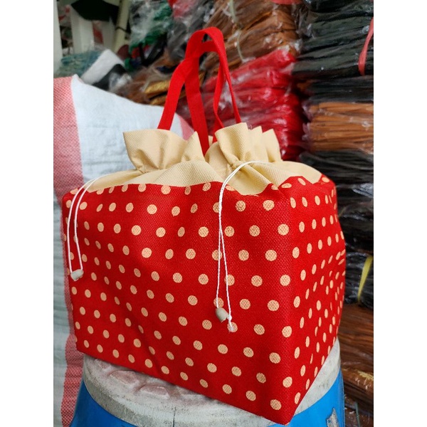 Tas Hajatan serut polkadot Crem-Merah uk.22x22