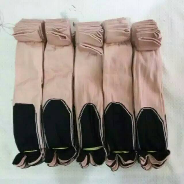 Kaos kaki jempol polyester