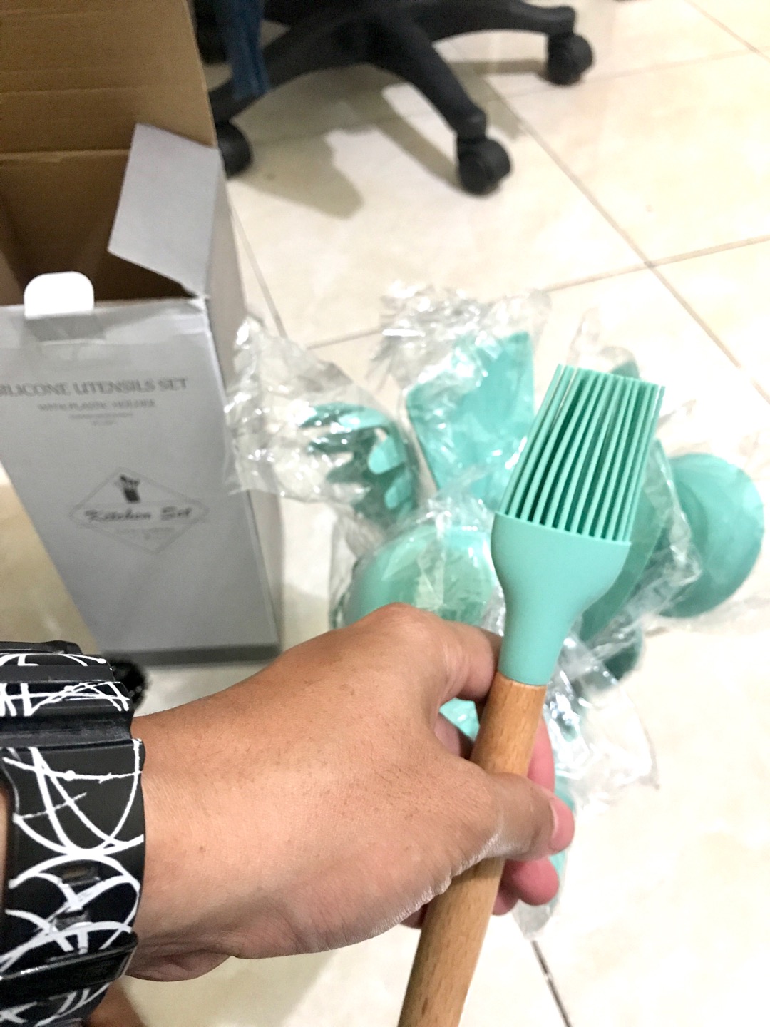 Sutil Silicon Pesanan