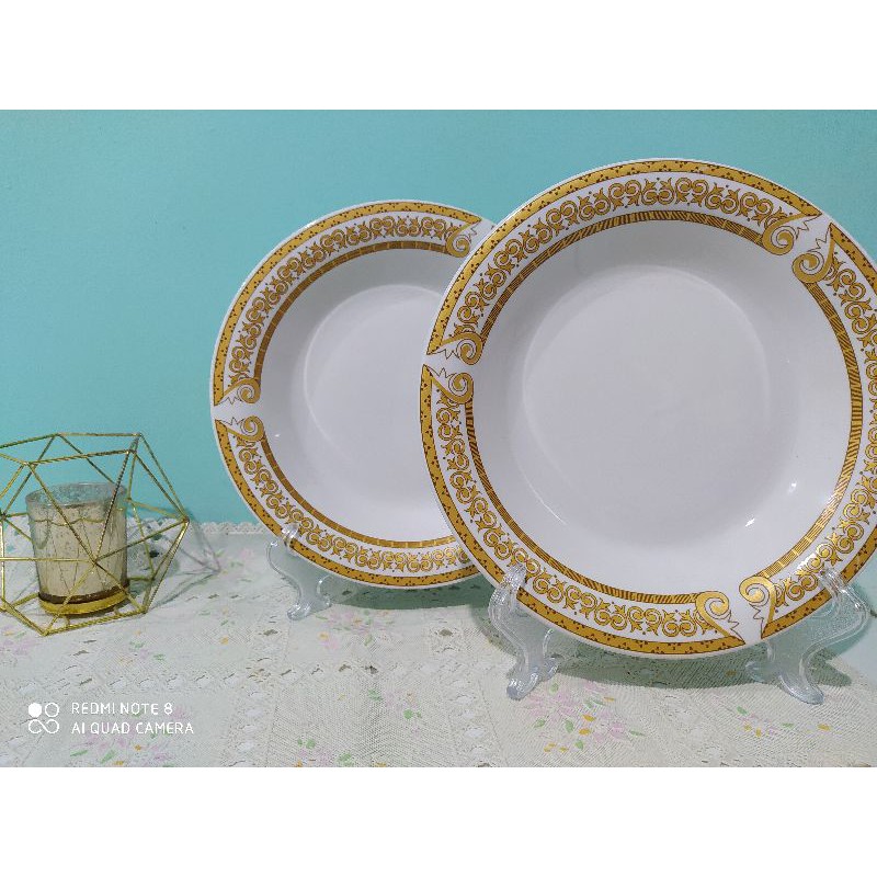 Piring makan motif Batik