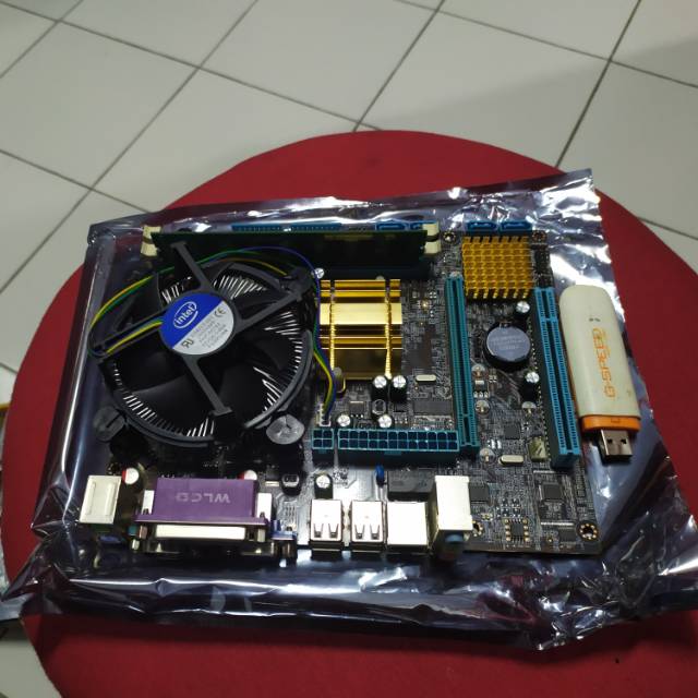 Paketan motherboard Intel core 2 duo 2.93ghz 
Motherboard venom rx socet LGA 775 DDR 3