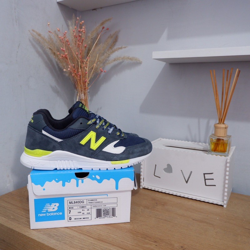 NEW BALANCE 840 navy