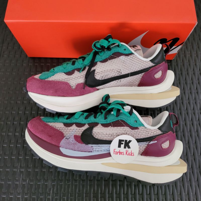 Nike Sacai Vaporwaffle Vapor Waffle Villain Red Neptune Green