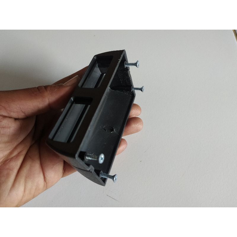 dudukan saklar power window (untuk saklar panah  lubang 2)