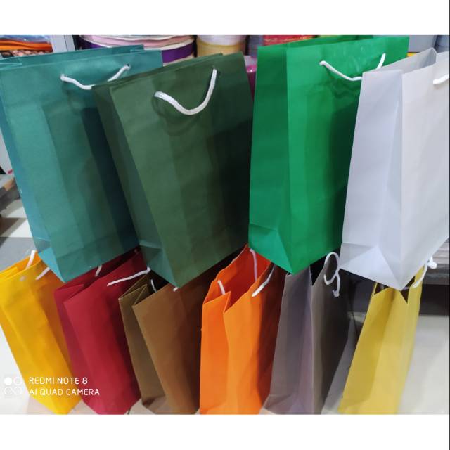 

Paper bag buku waran warni isi 12pcs terlaris random gak bisa pilih