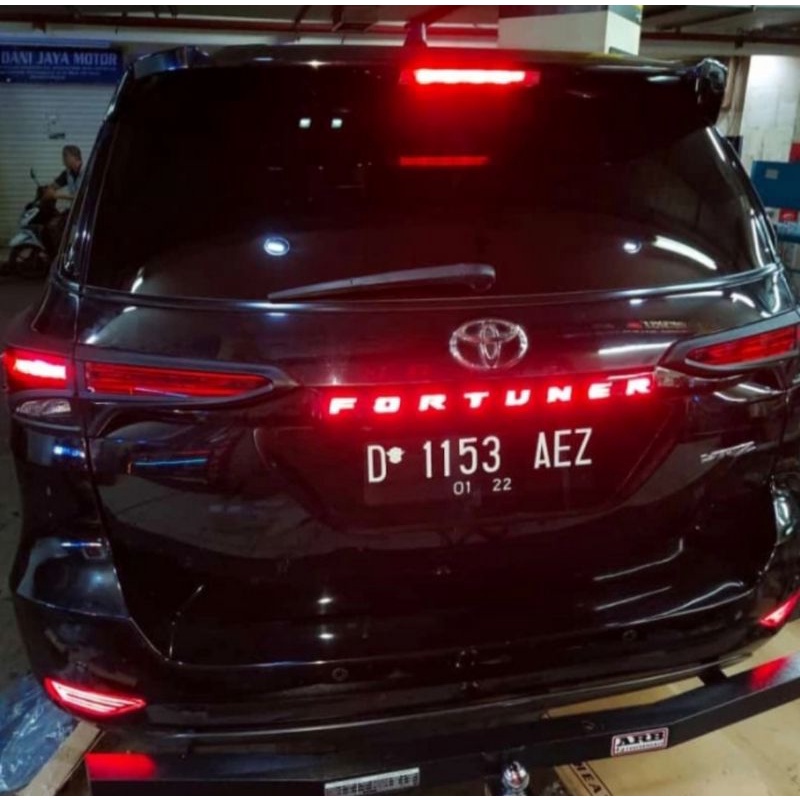 Trunklid fortuner vrz  truklid lampu Led all new fortuner
