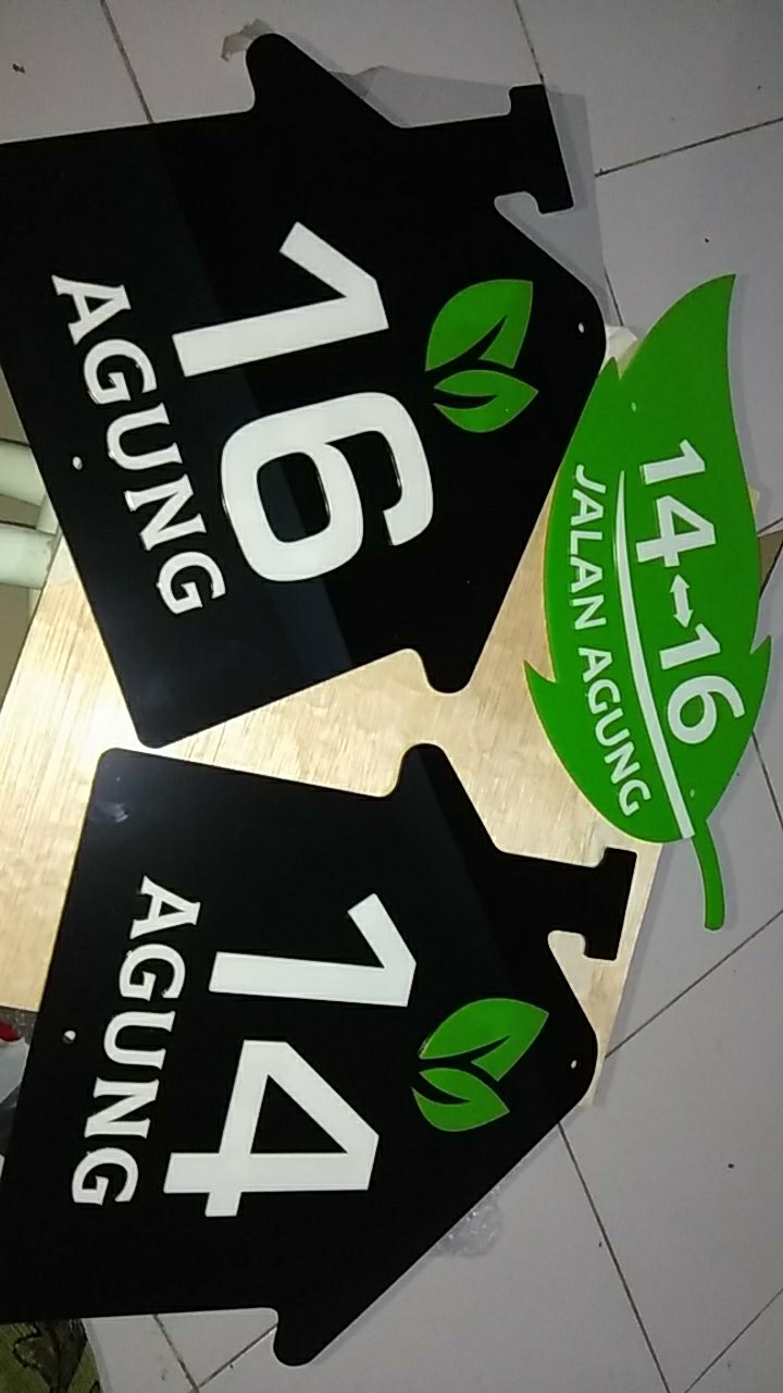 Nomor Rumah Akrilik 2 Layer Murah Bentuk Rumah Baru