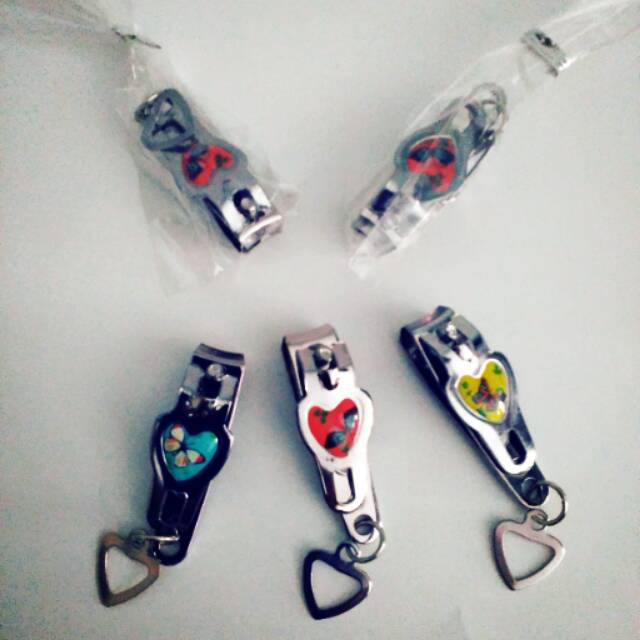 

Souvenir Gunting kuku love