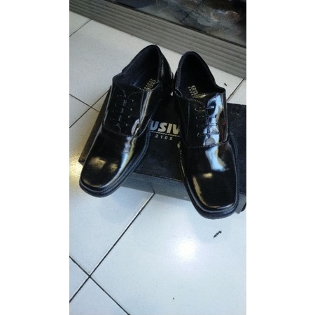 sepatu pdh panli