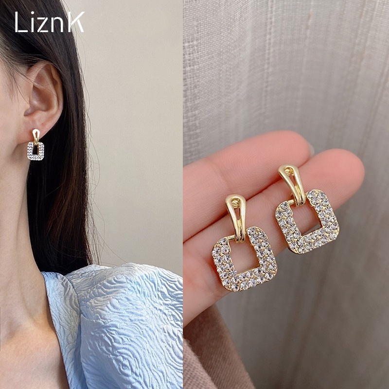 Anting Tusuk Model Lingkaran Untuk Wanita