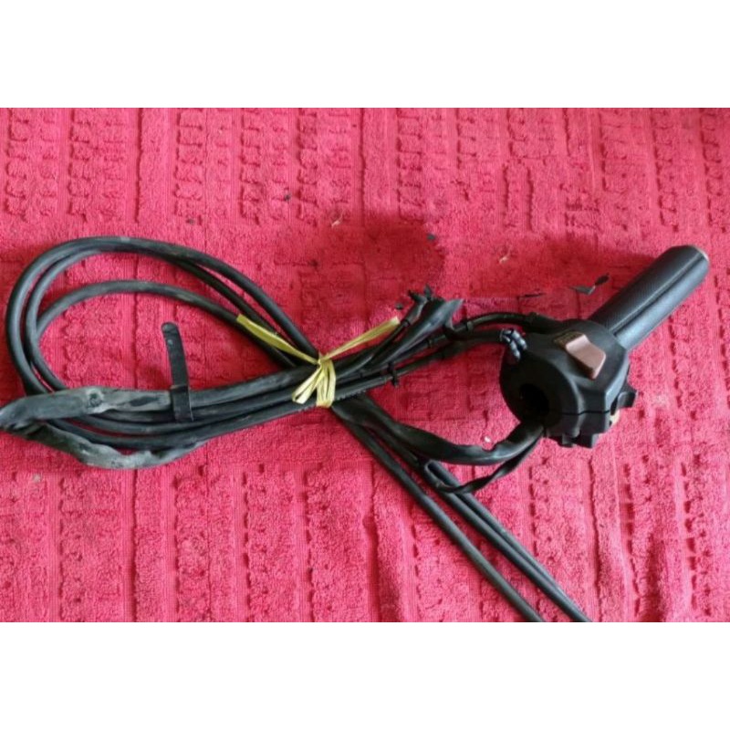 holder kanan gas spontan tiger revo