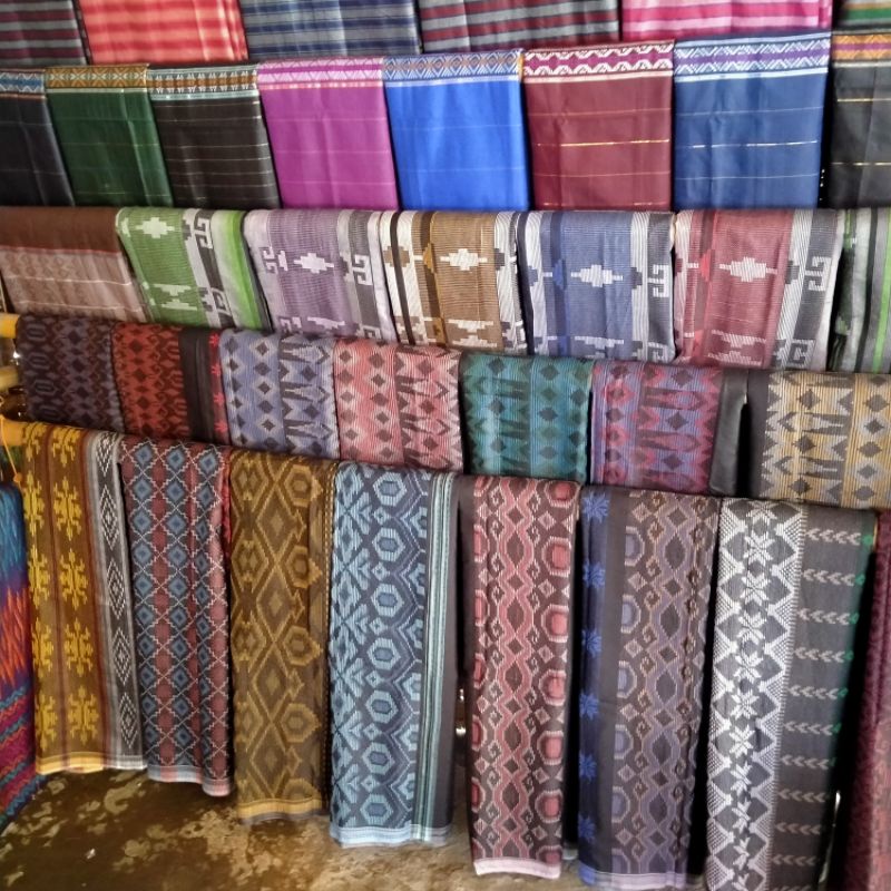 Sarung tenun lombok