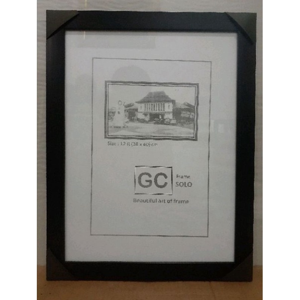 Figura fiber hitam/putih 30x40cm (12R)