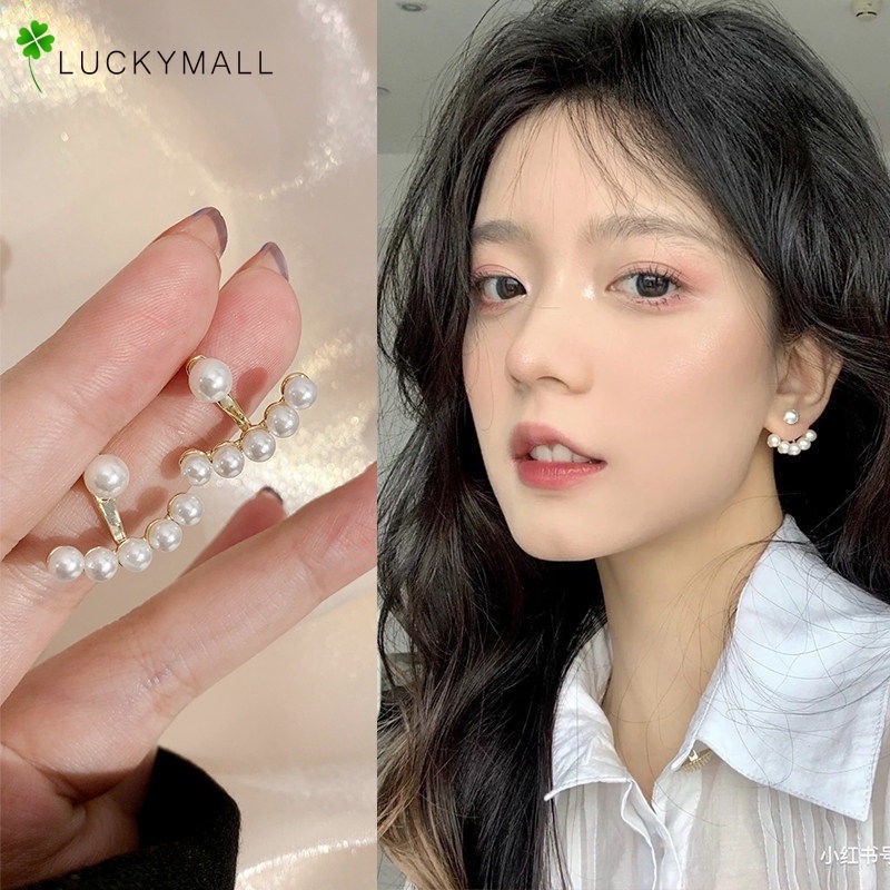 Anting Mutiara Bentuk Bulan Sabit Warna Emas Adjustable Untuk Wanita