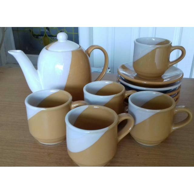 TEKO & CANGKIR SET (1 TEKO & 5 CANGKIR)