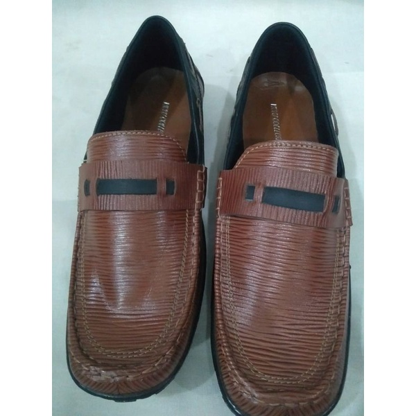 Sepatu casual santai pria slip on