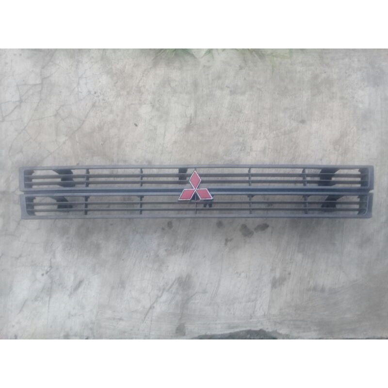 gril mitsubishi lancer dangan