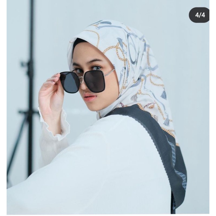 Everyday Scarf Vanilla Hijab Chain Ivory