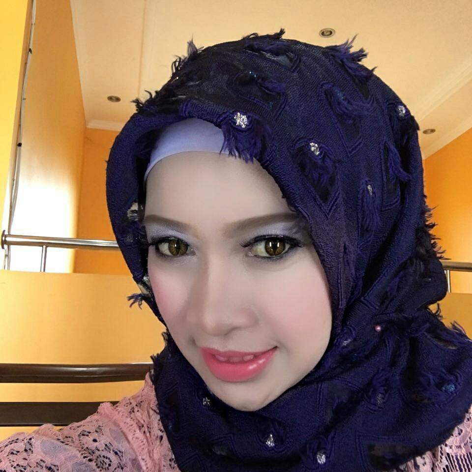 JILBAB / HIJAB / SEGIEMPAT BAWAL BULU HATI UKURAN 150*150 cm