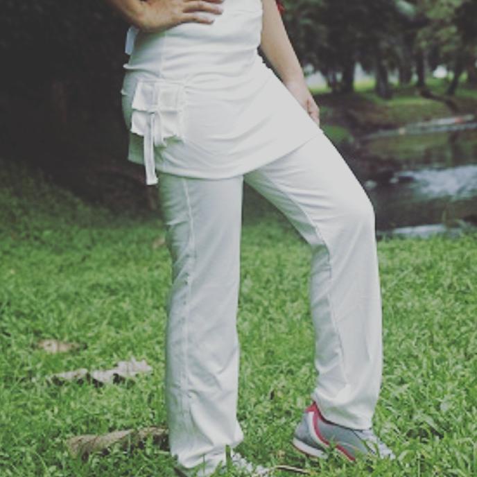 celana senam rok kantong putih