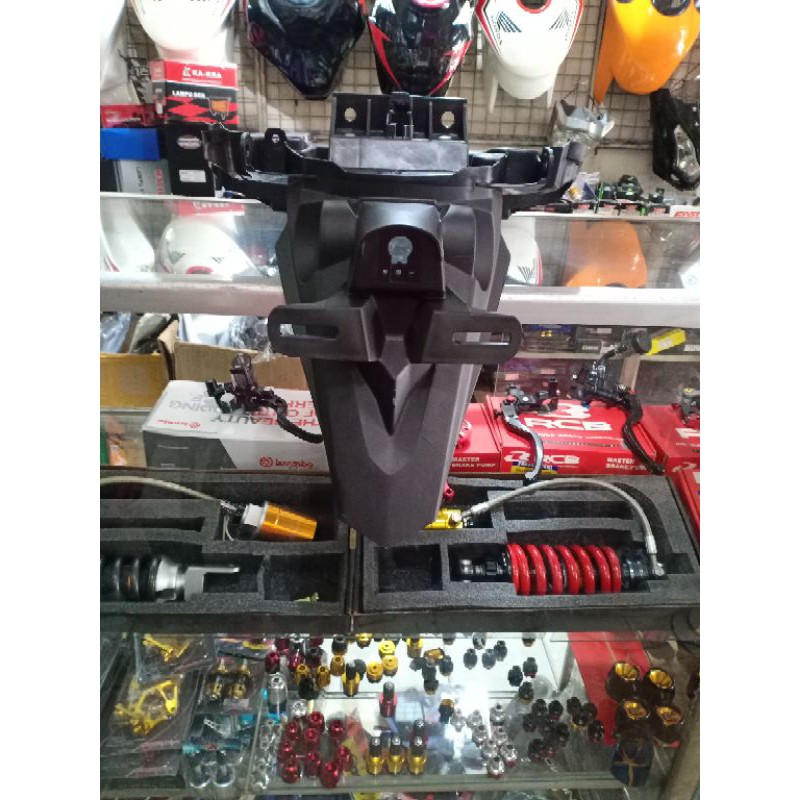 Spakbor Belakang Lancip Nmax New