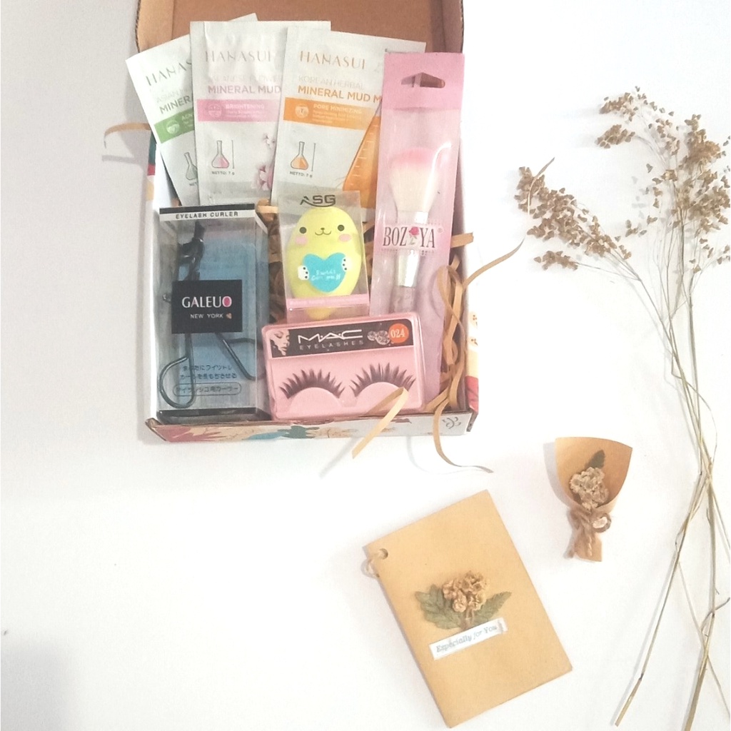 

Kado Untuk Pacar / Kado Wisuda / Gift Box / Hampers kekinian