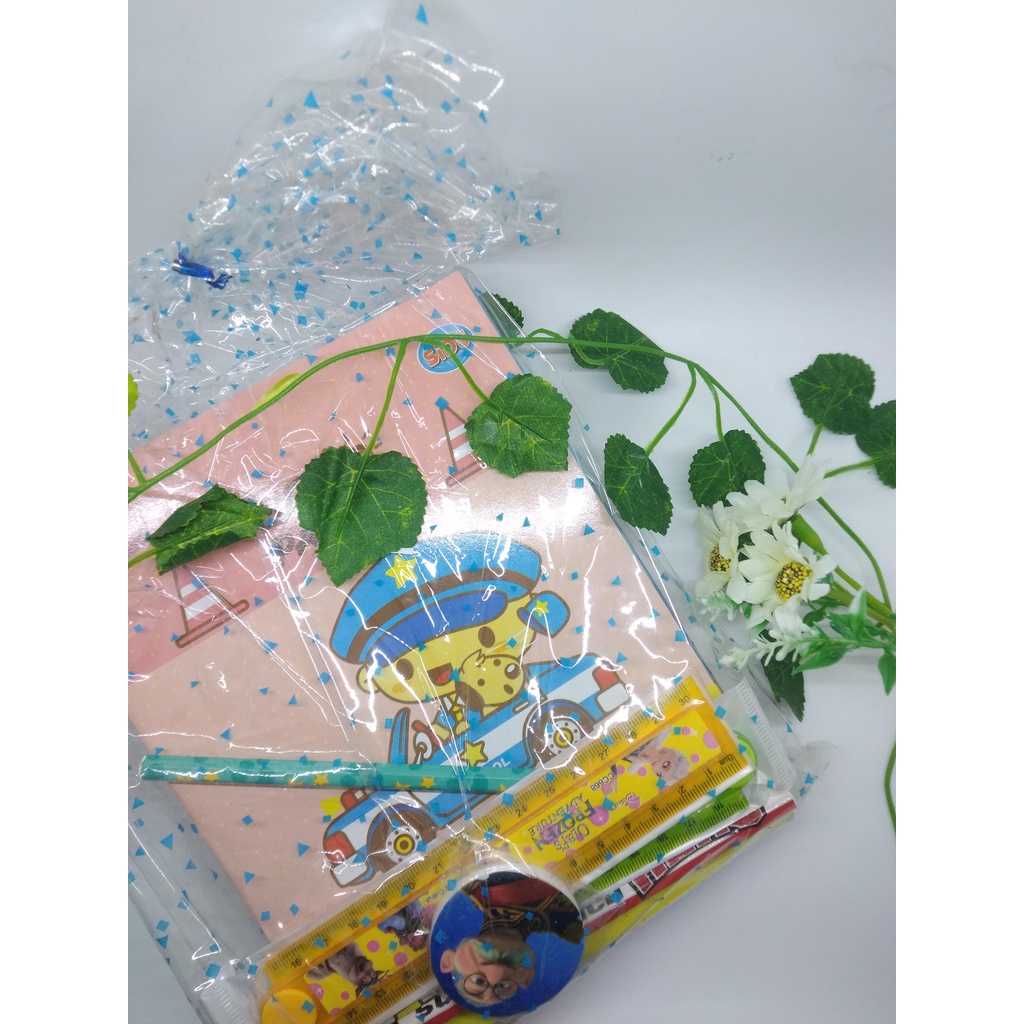 

BACK TO SCHOOL Package (Buku,pensil,rautan,penghapus,penggaris)