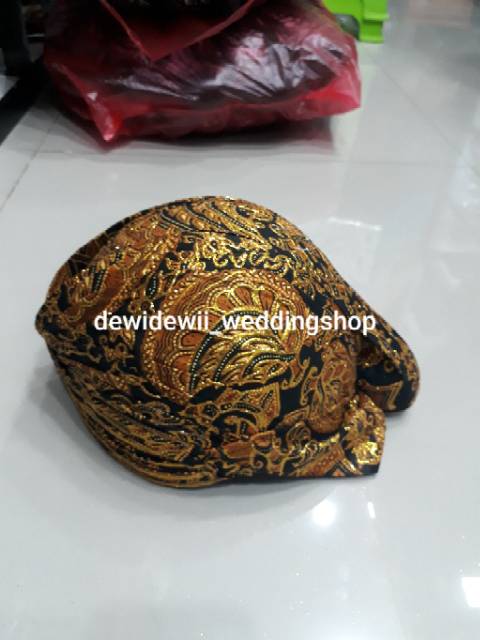 Jarit dan Blangkon motif kembar