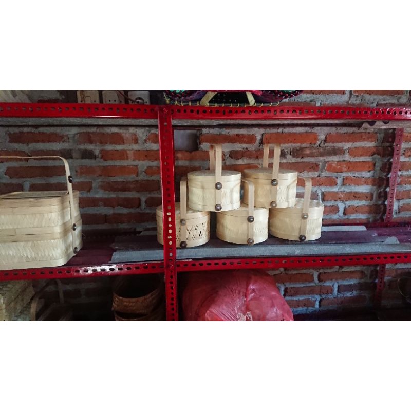 

Kerajian Bambu Murah rantang bambuu, hampers bambu,kerajinan bambu, hantaran. 1 susun, 2 variasi bulat & persegi