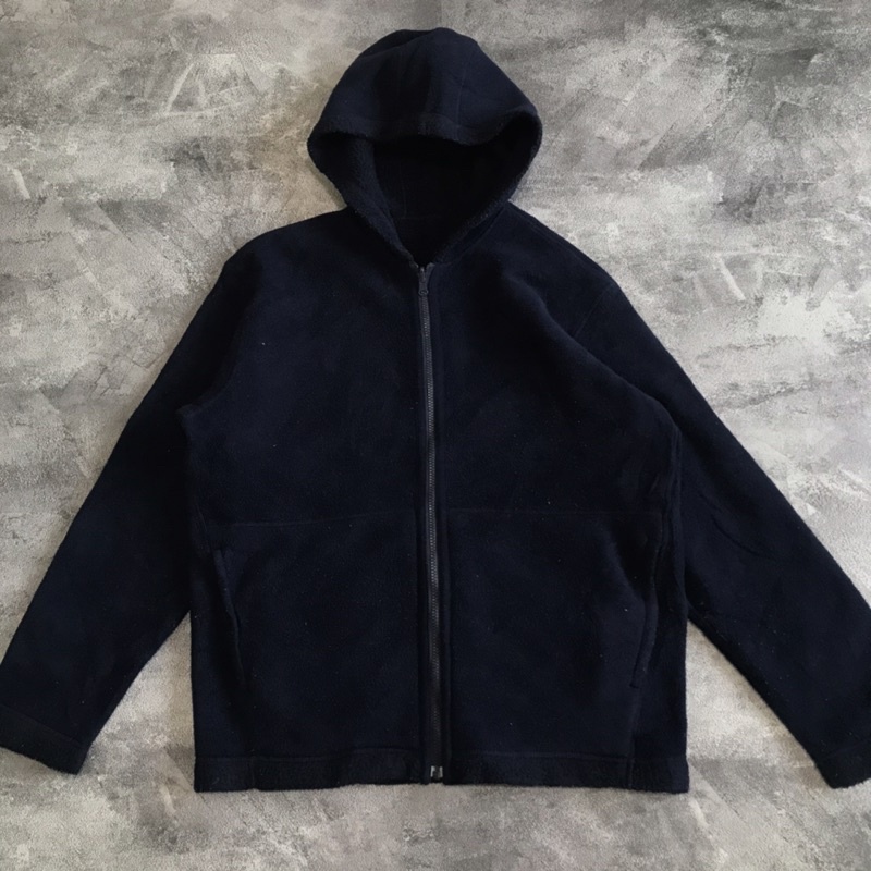 Uniqlo sherpa jacket dark navy / jaket bulu tebal lembut bisa bloak balik reversible pria wanita cas