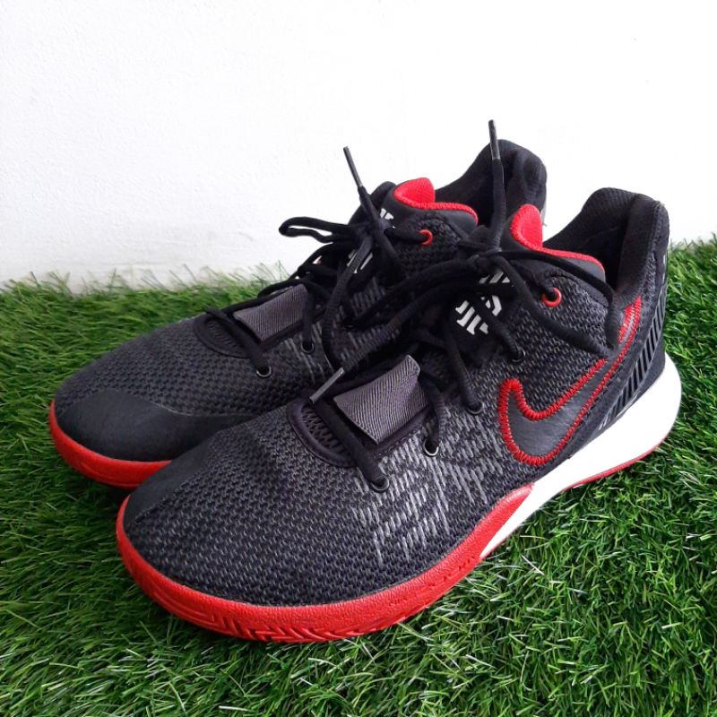 SEPATU SECOND BRANDED NIKE KYRIE FLYTRAP II EP