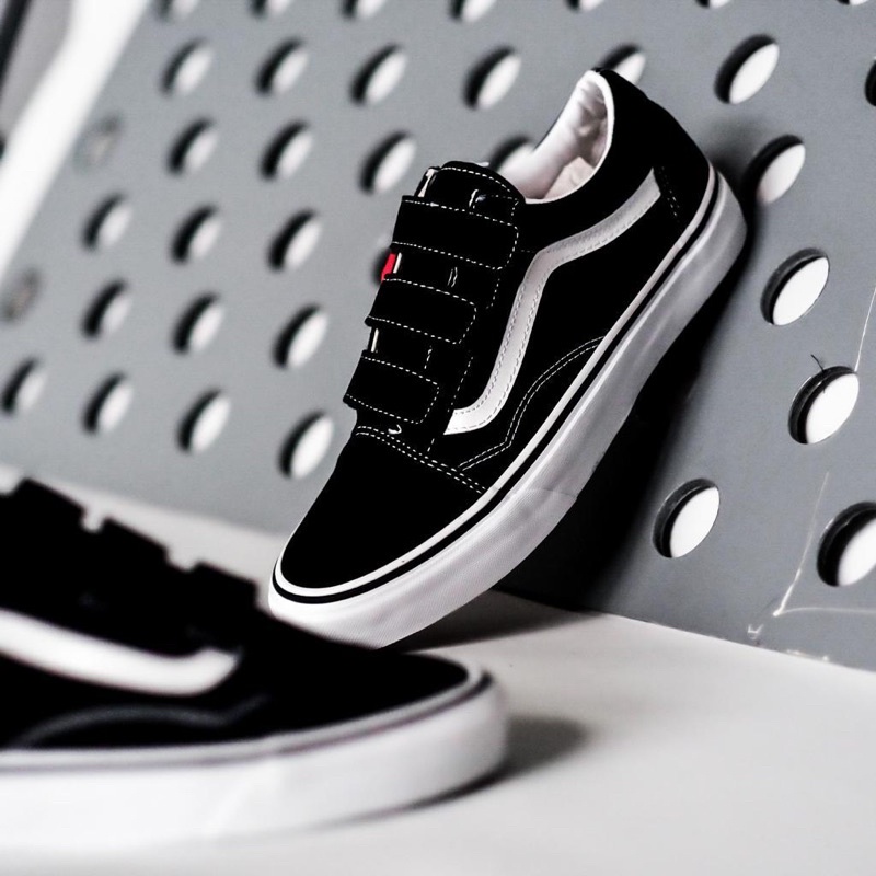 vans oldskool classic velcro black white
